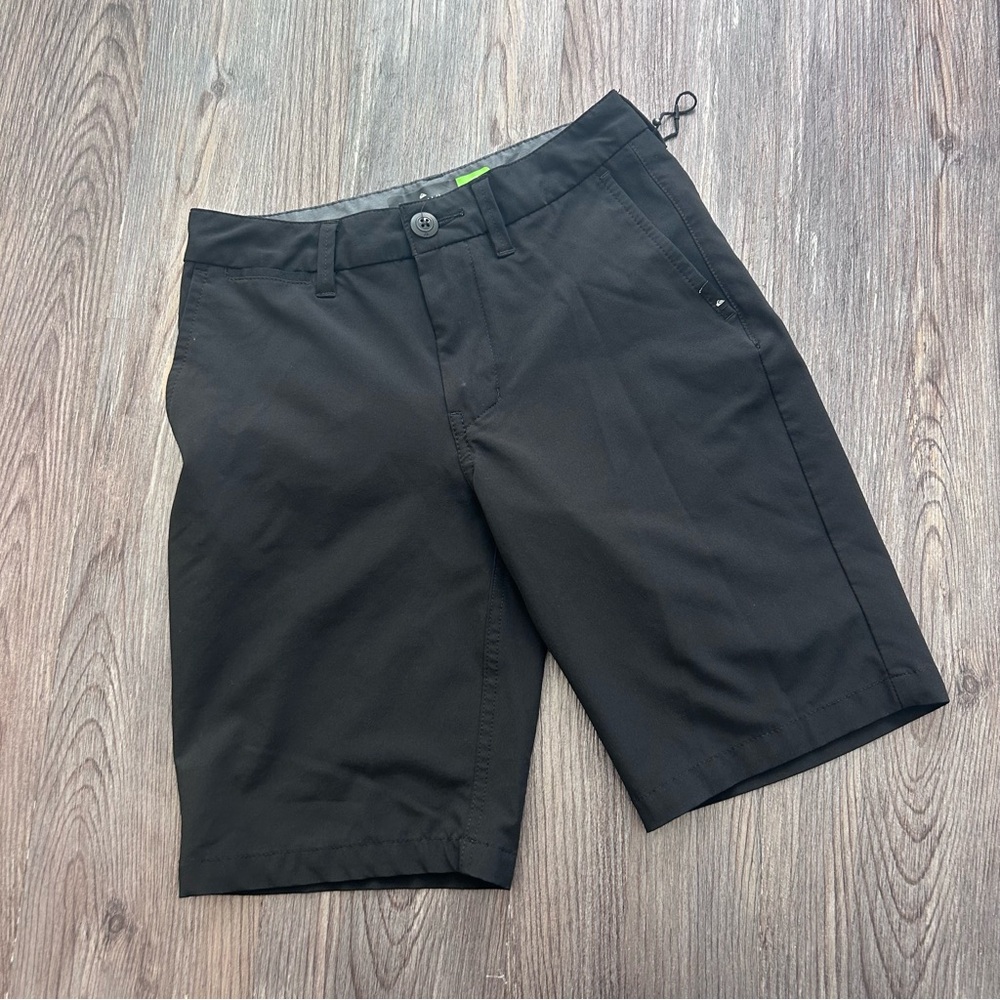 Quiksilver boys Amphibian black shorts 10
